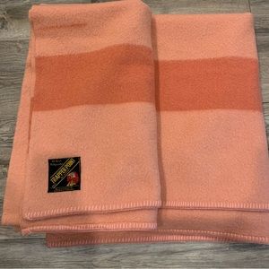 Vintage Pink Trapper Point All Wool Eatons Blanket 72 in x 85 in Made in England